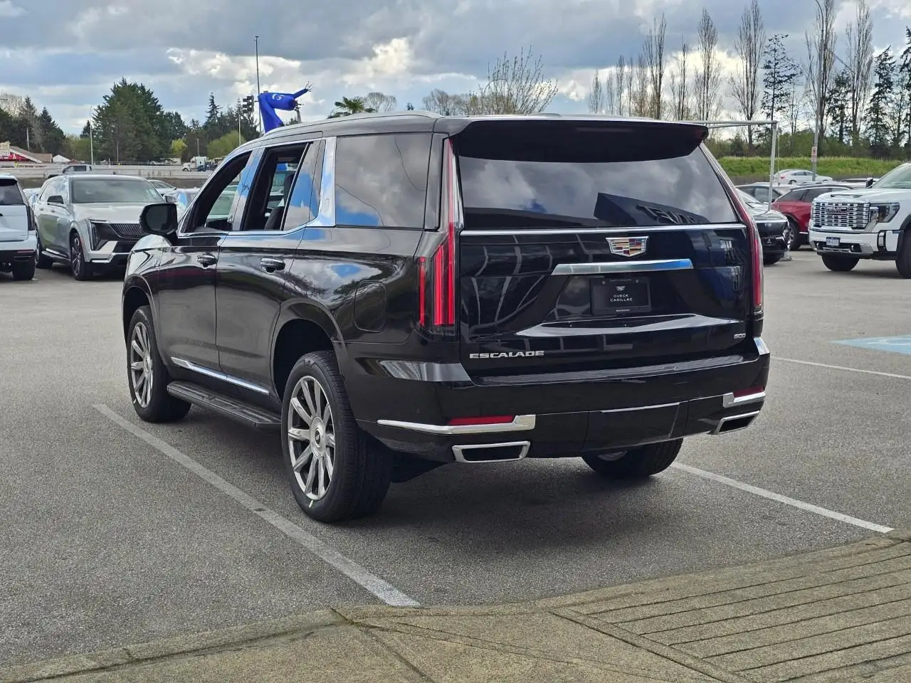 Cadillac Escalade снимка Cadillac Escalade