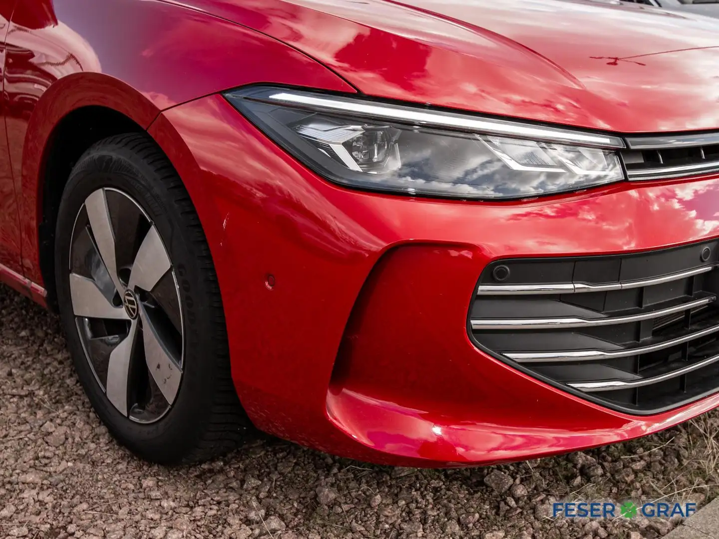 Volkswagen Passat 1.5 eTSI Business DSG LED/ACC/SHZ/AHK/Kamera Rot - 2