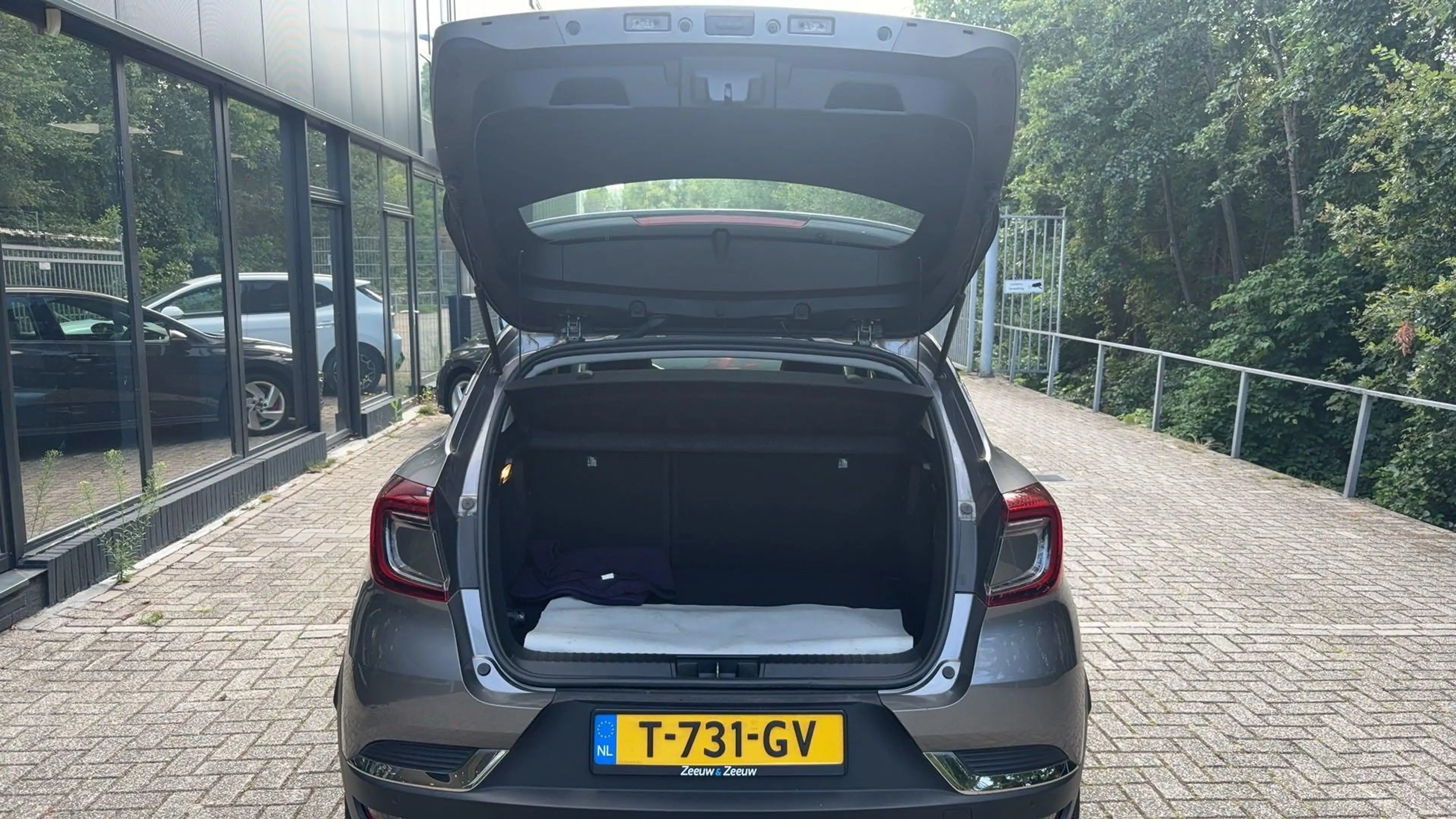 Renault Captur 1.3 TCe 140 Intens — photo 11