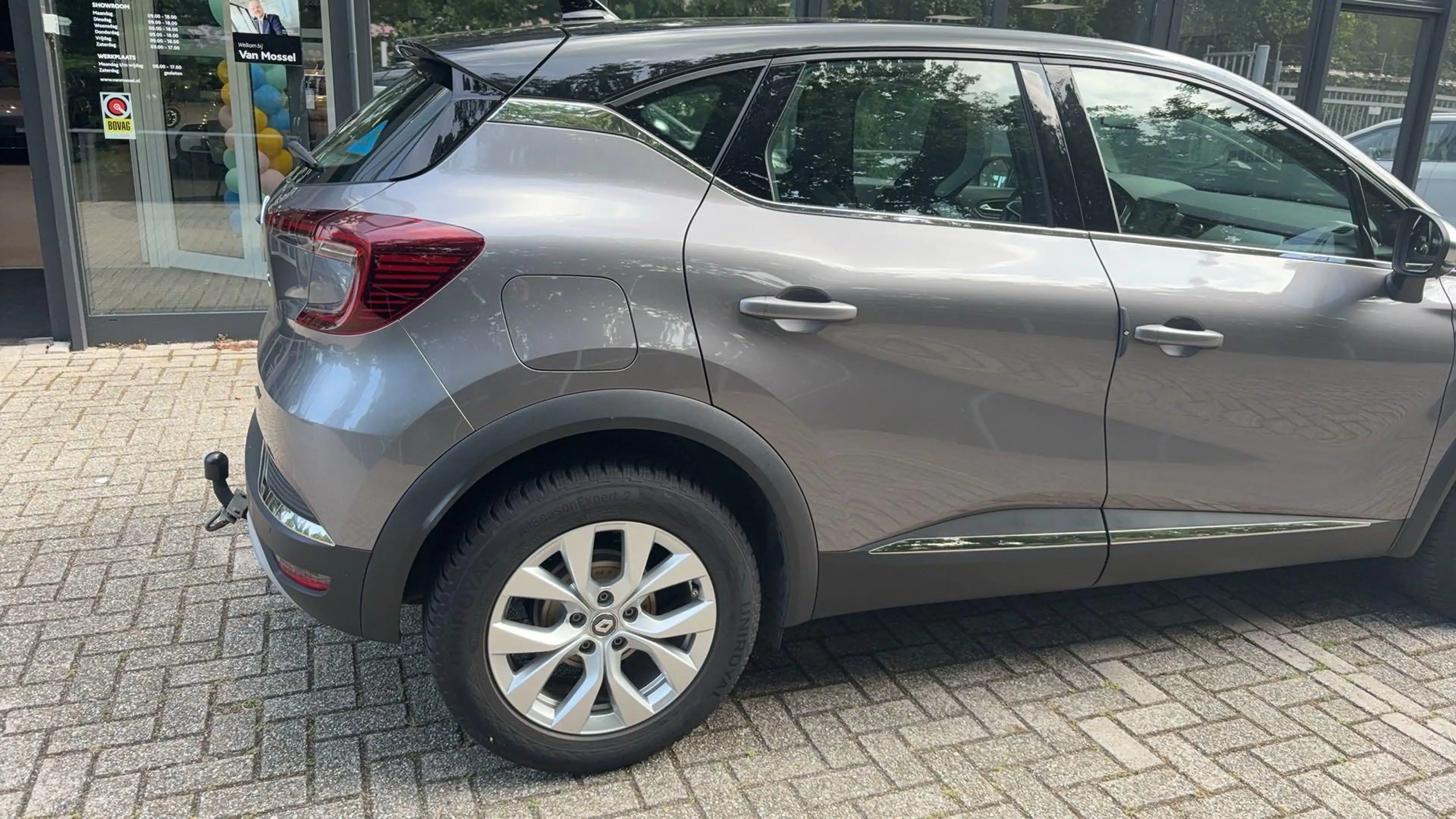 Renault Captur 1.3 TCe 140 Intens — photo 7