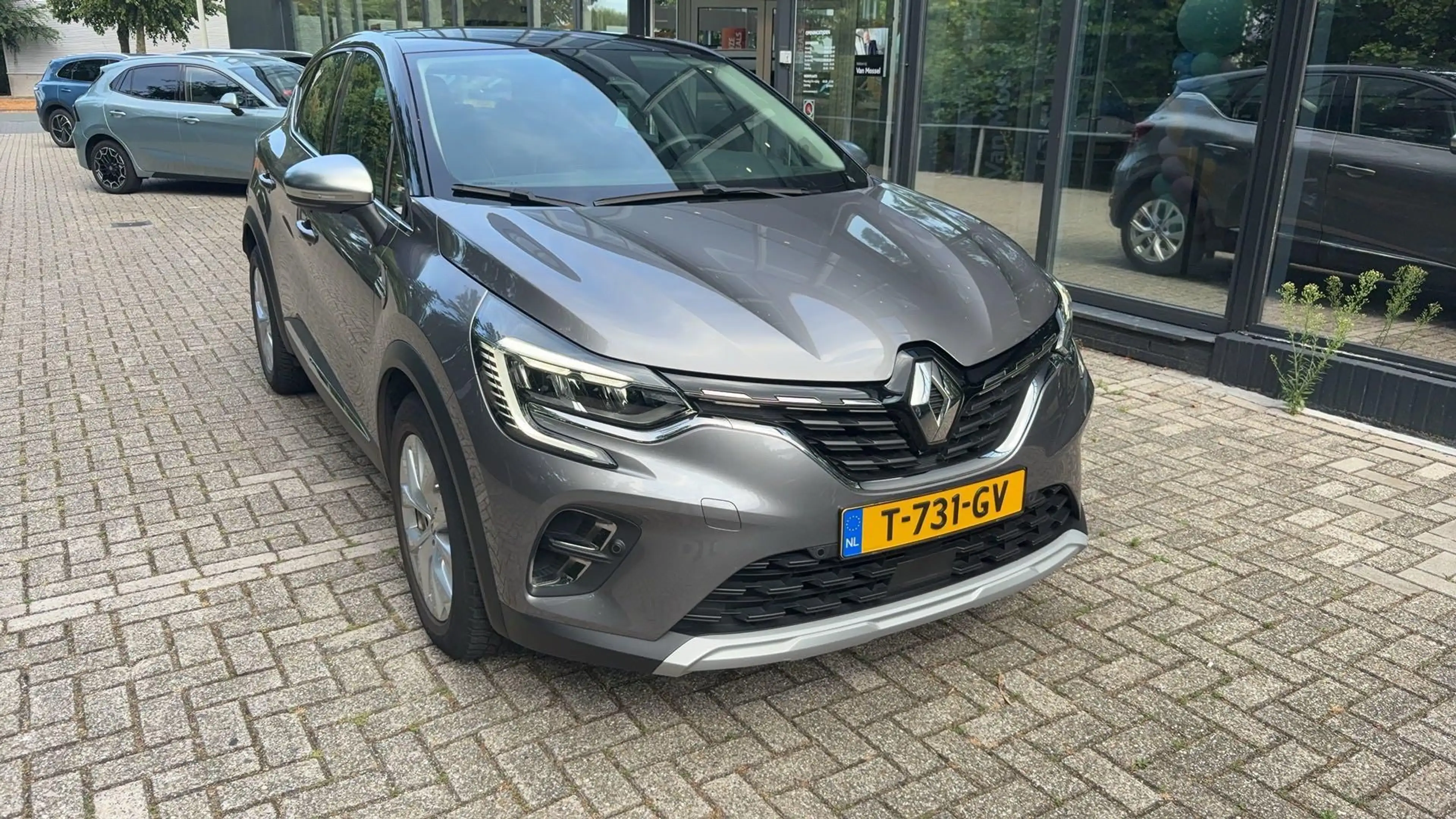 Renault Captur 1.3 TCe 140 Intens — photo 3