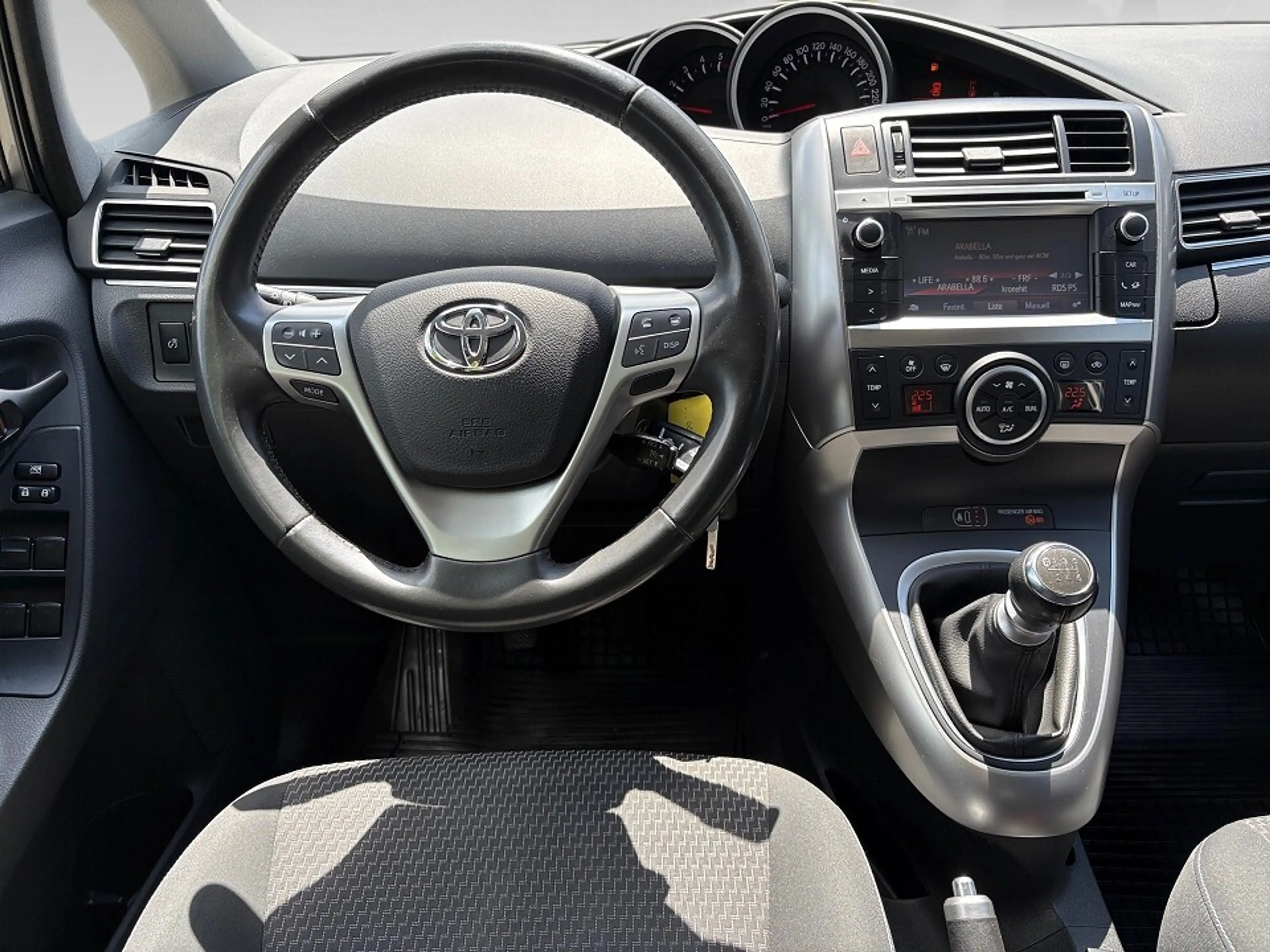 Toyota Verso 1,6 D-4D — photo 14
