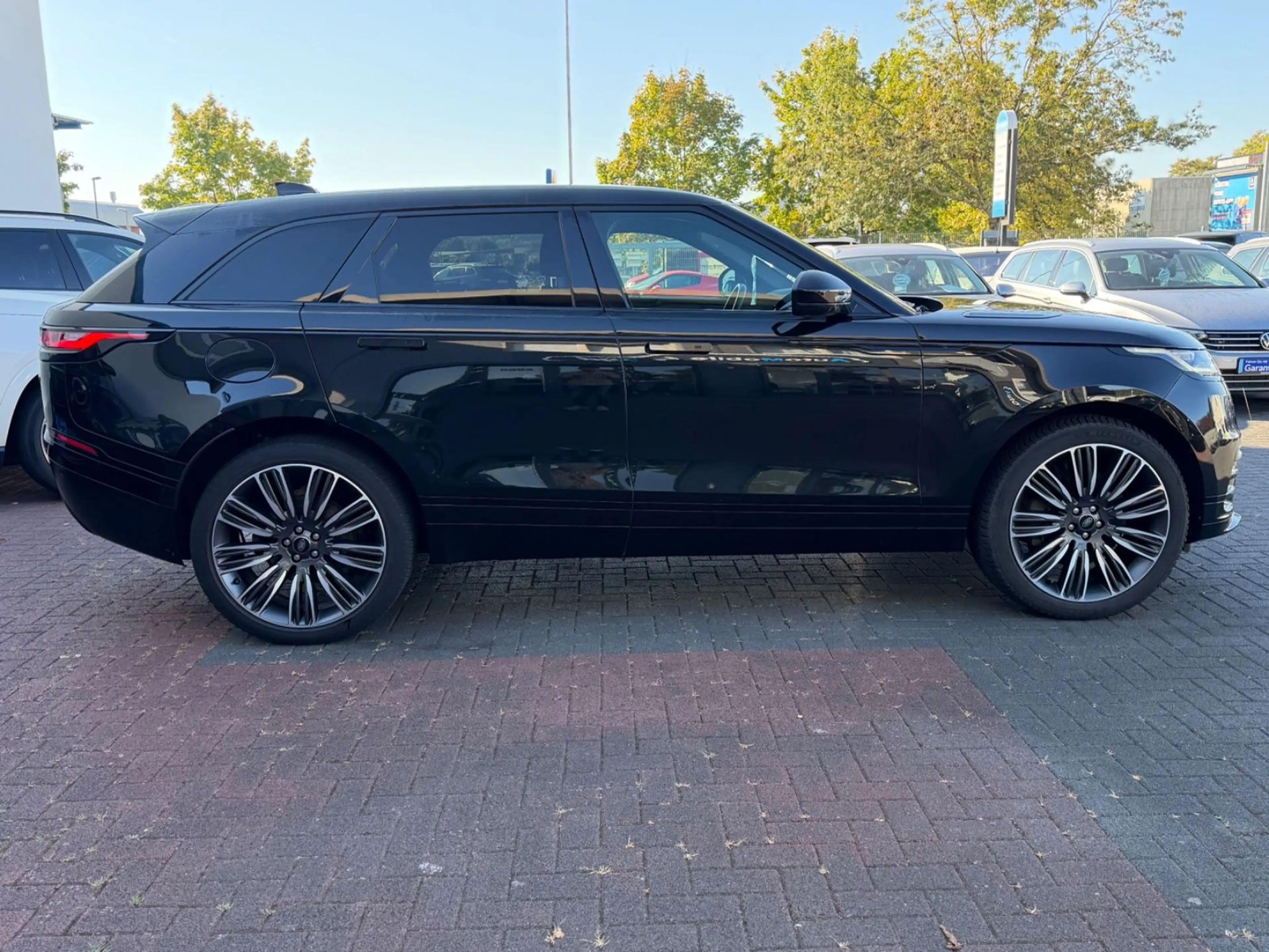 Land Rover Range Rover Velar R-Dynamic SE *2. Hand *Pano — photo 6