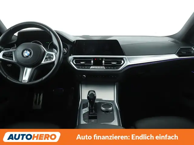 BMW 3 Series view 12