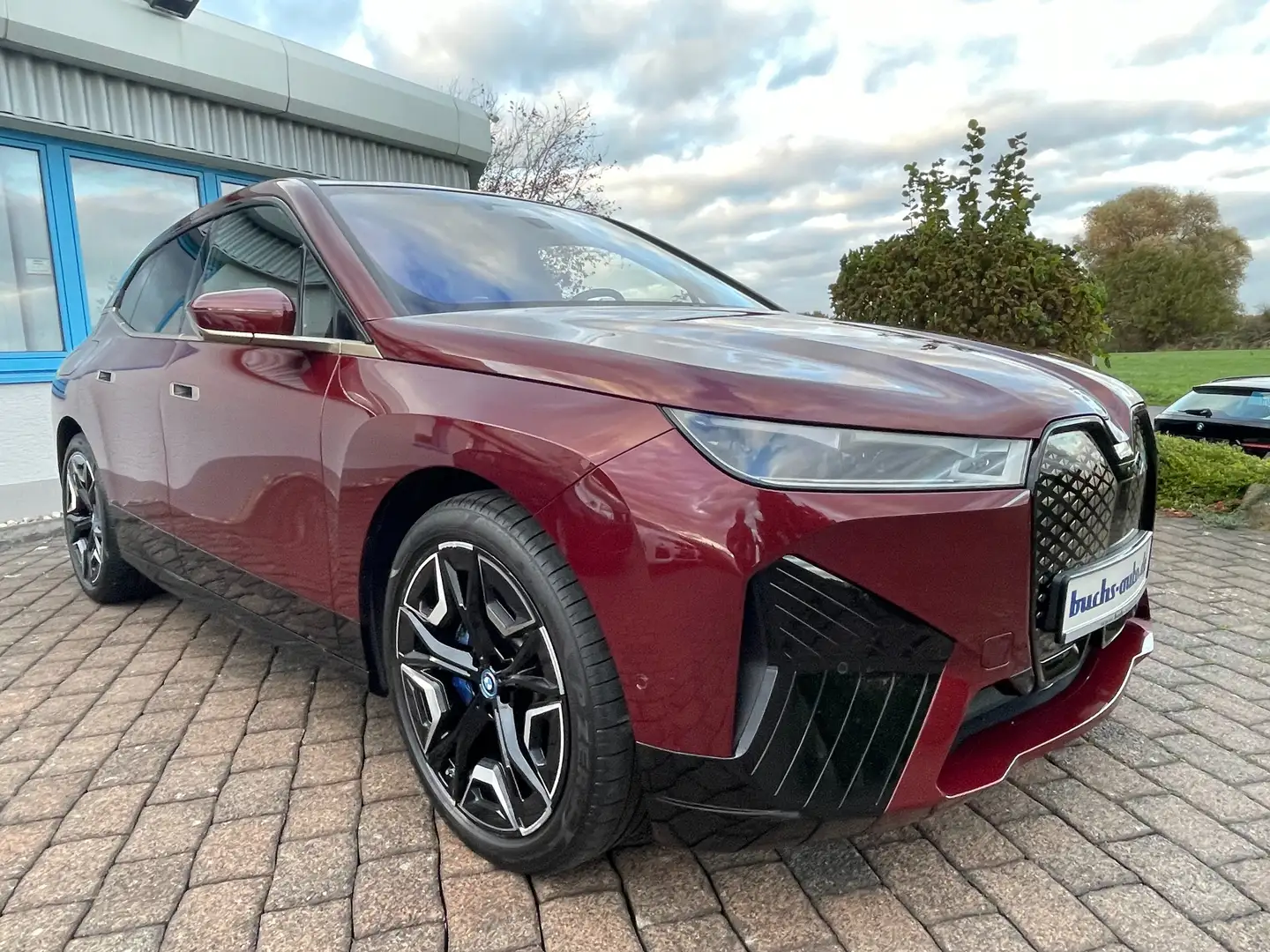 BMW iX xDrive 50 Edition Sport Sky Lounge ACC Laser Rot - 1