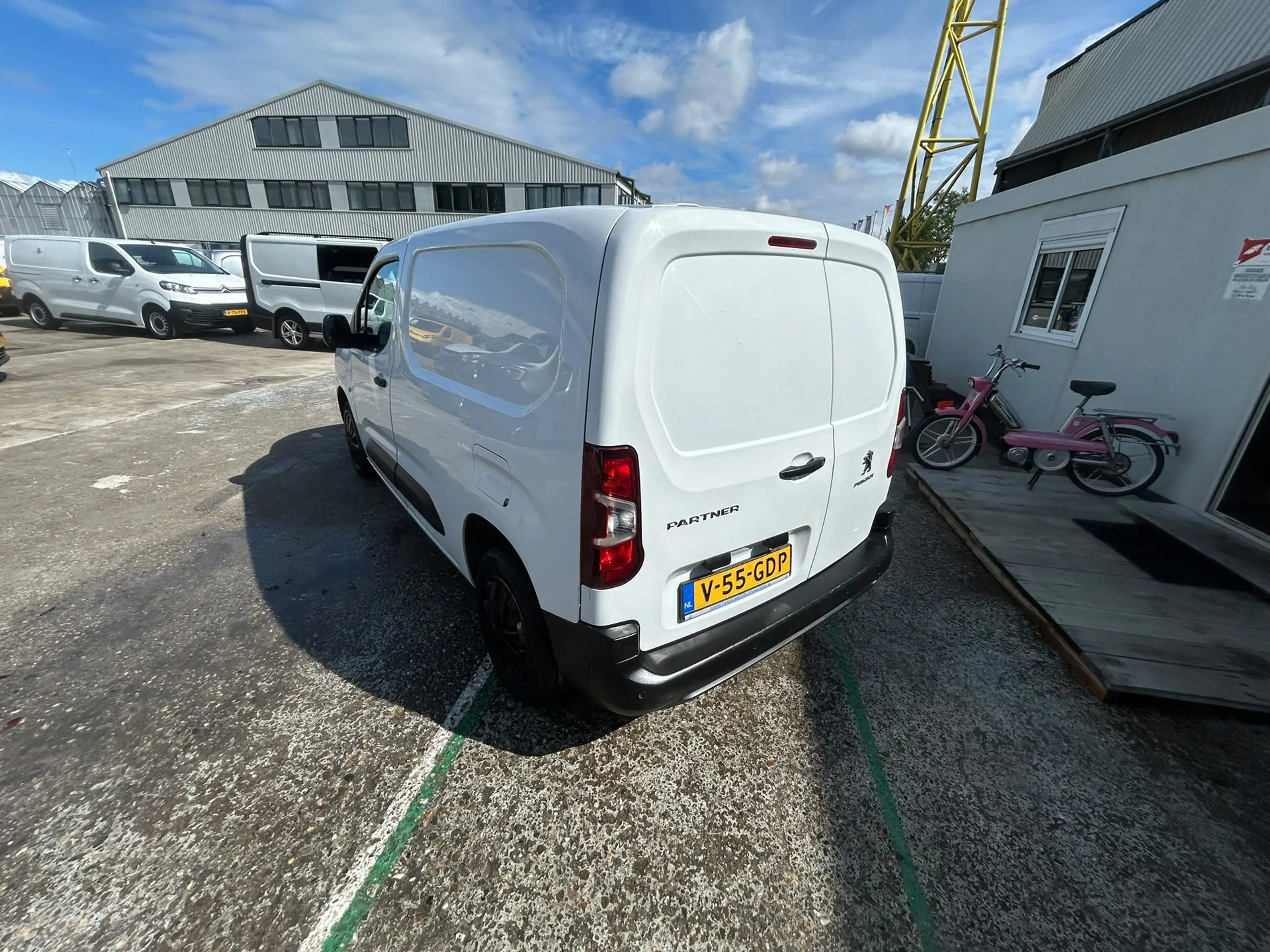 Peugeot Partner 1.5 BlueHDI Asphalt 3 personen — photo 14