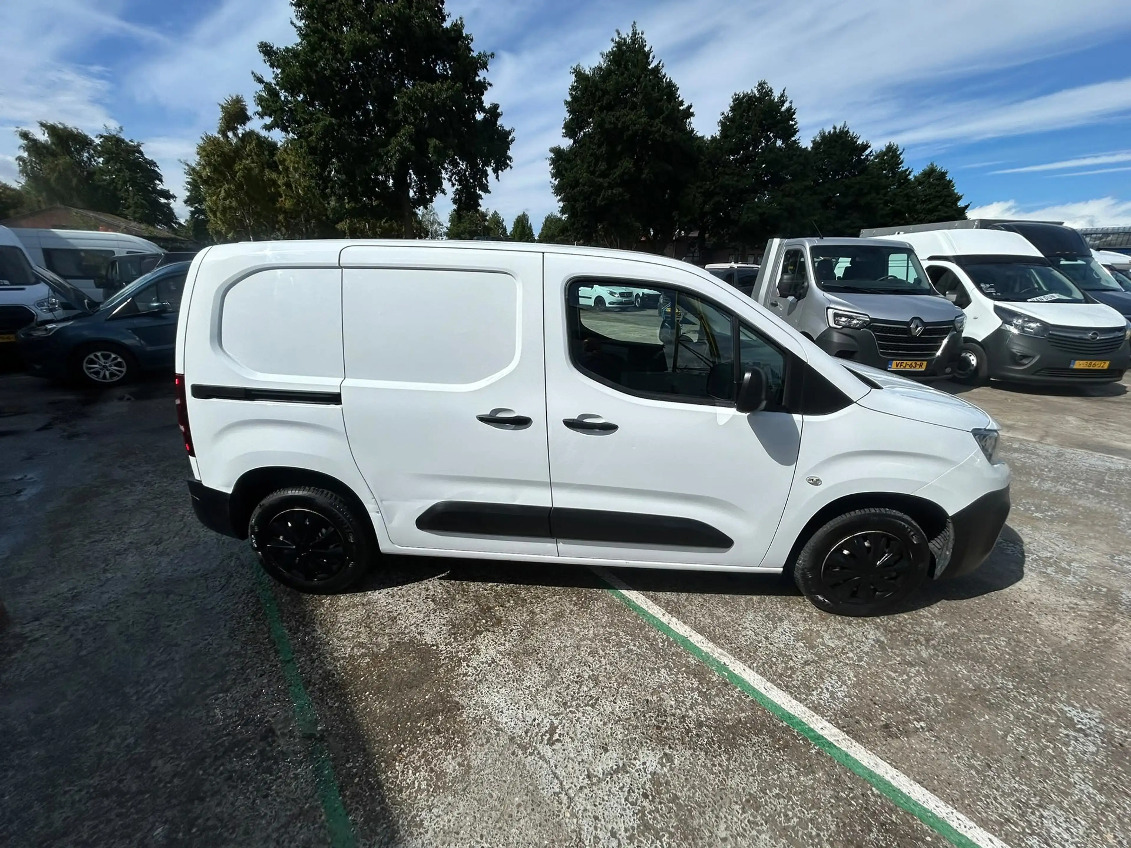 Peugeot Partner 1.5 BlueHDI Asphalt 3 personen — photo 9