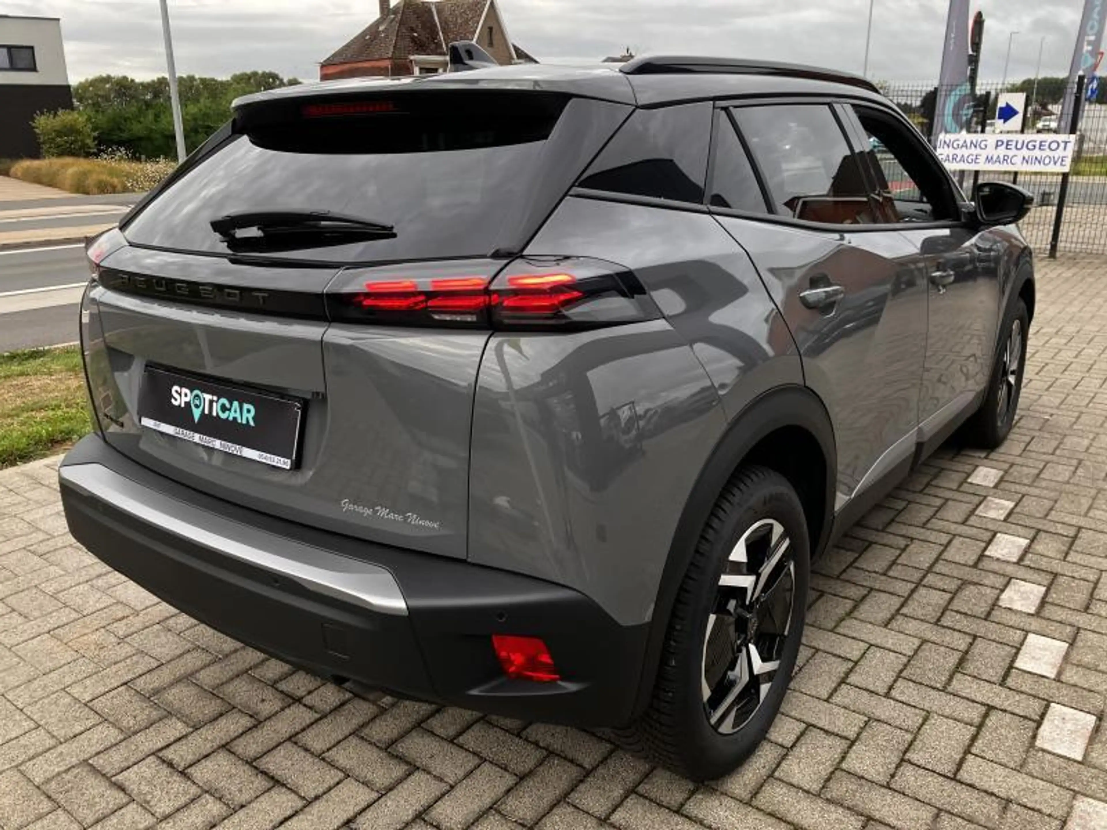 Peugeot 2008 II Allure — photo 8