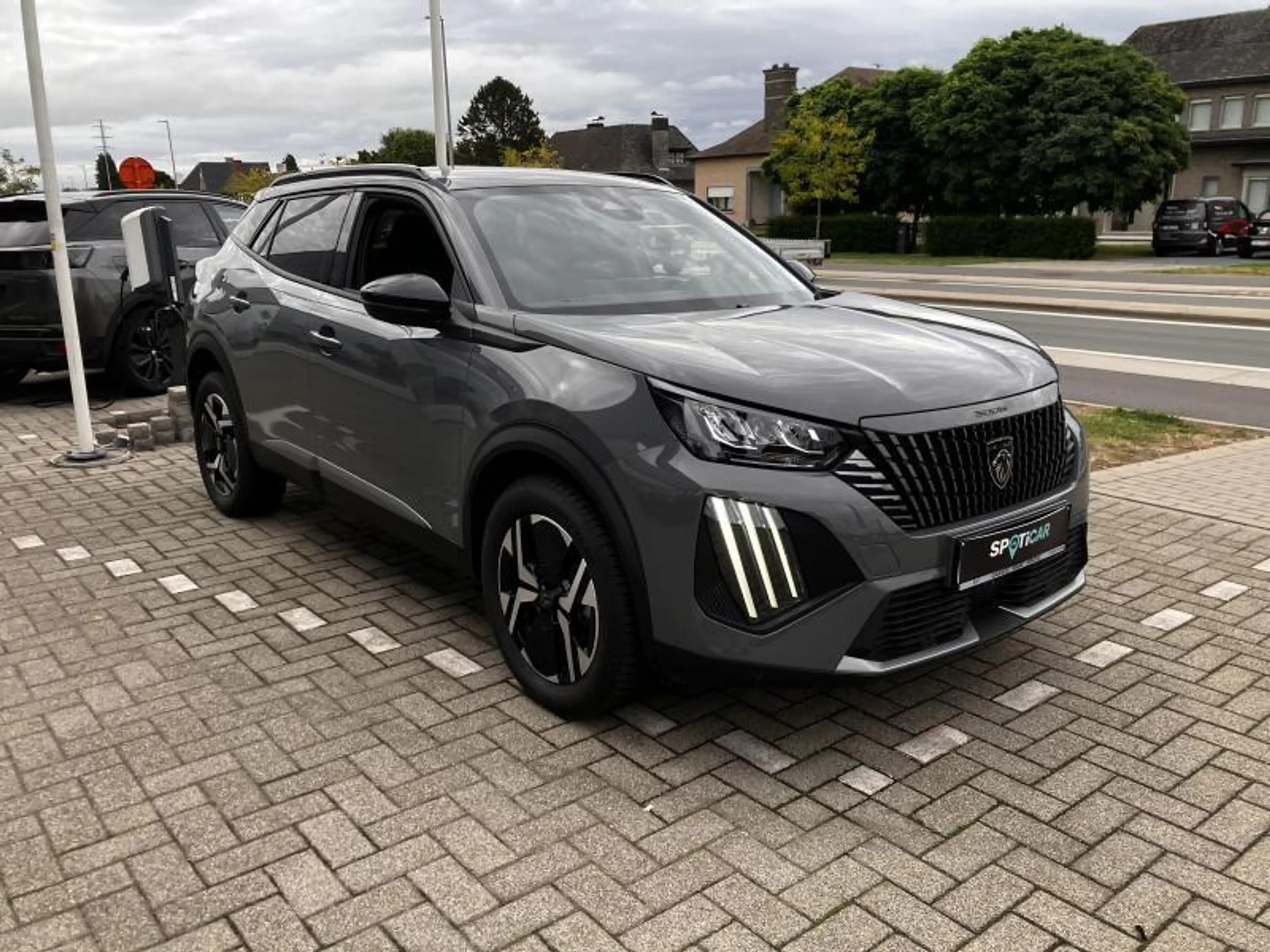 Peugeot 2008 II Allure — photo 3