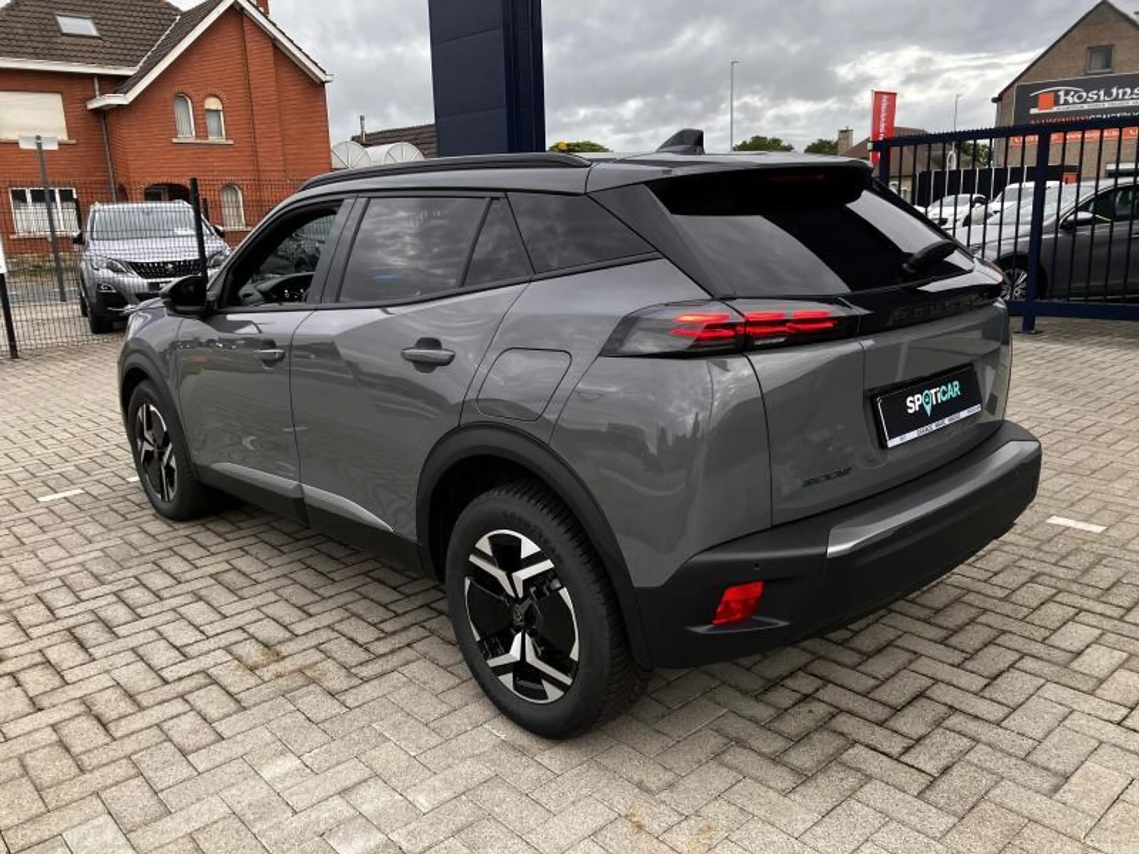 Peugeot 2008 II Allure — photo 6