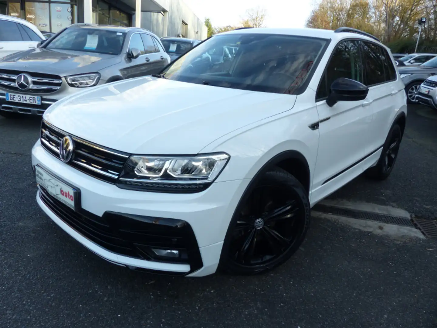 Volkswagen Tiguan 1.6 TDI 115CH R-LINE BVM6 Weiß - 1