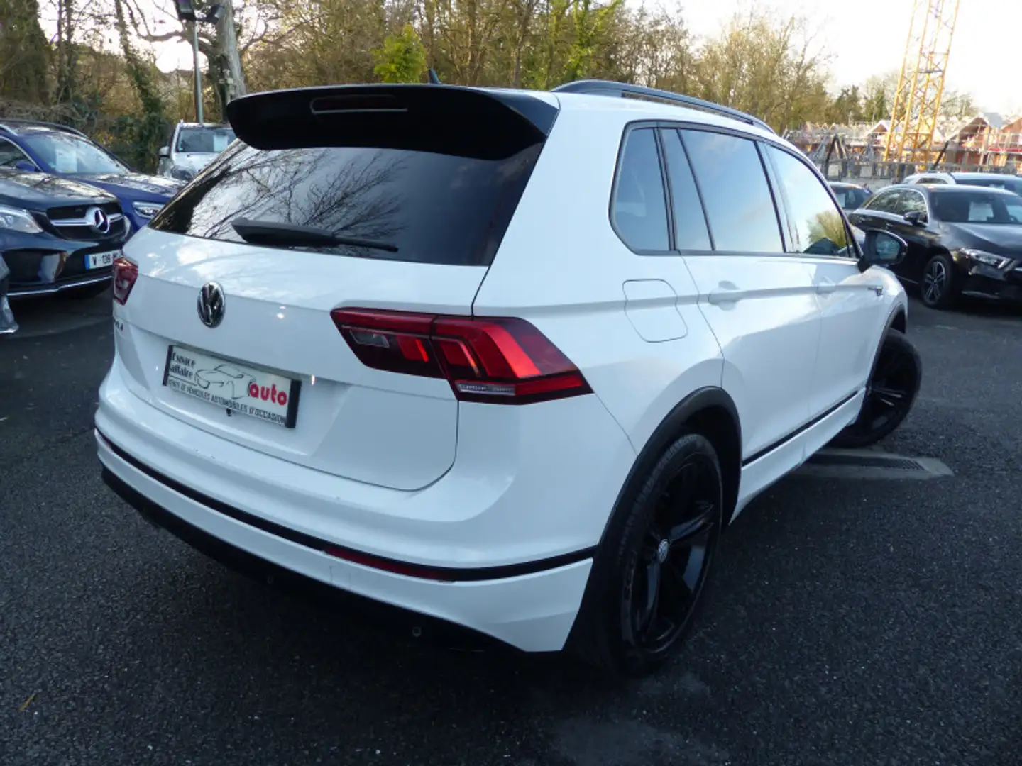 Volkswagen Tiguan 1.6 TDI 115CH R-LINE BVM6 Weiß - 2