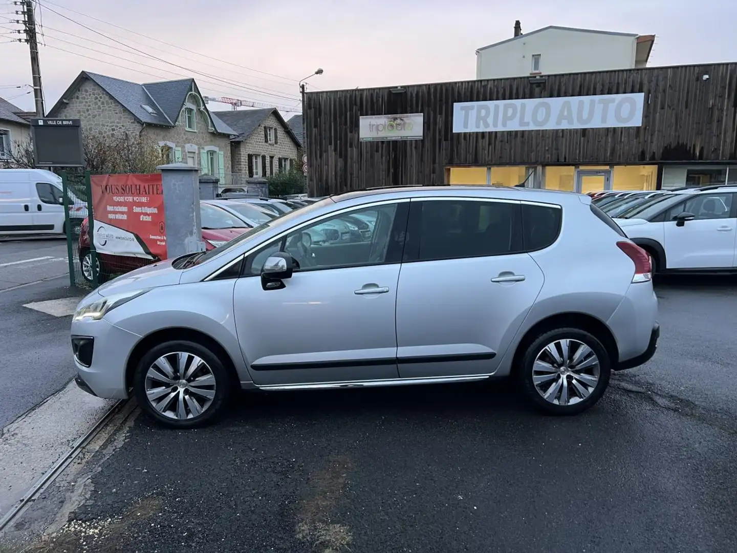 Peugeot 3008 1.2i PureTech S\u0026S - 130 Allure Gps + Clim + Attelage Gris - 2