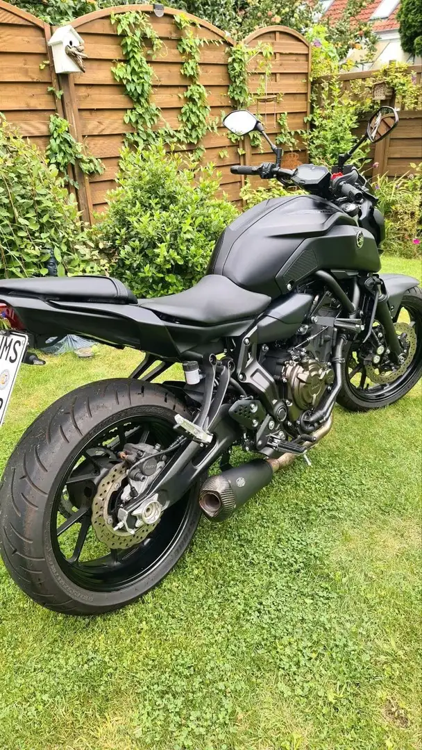 Yamaha MT-07 Schwarz - 2