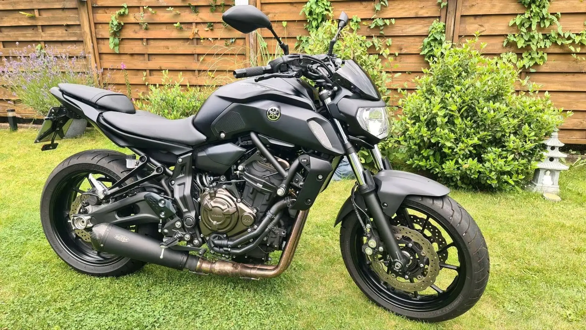 Yamaha MT-07 Schwarz - 1