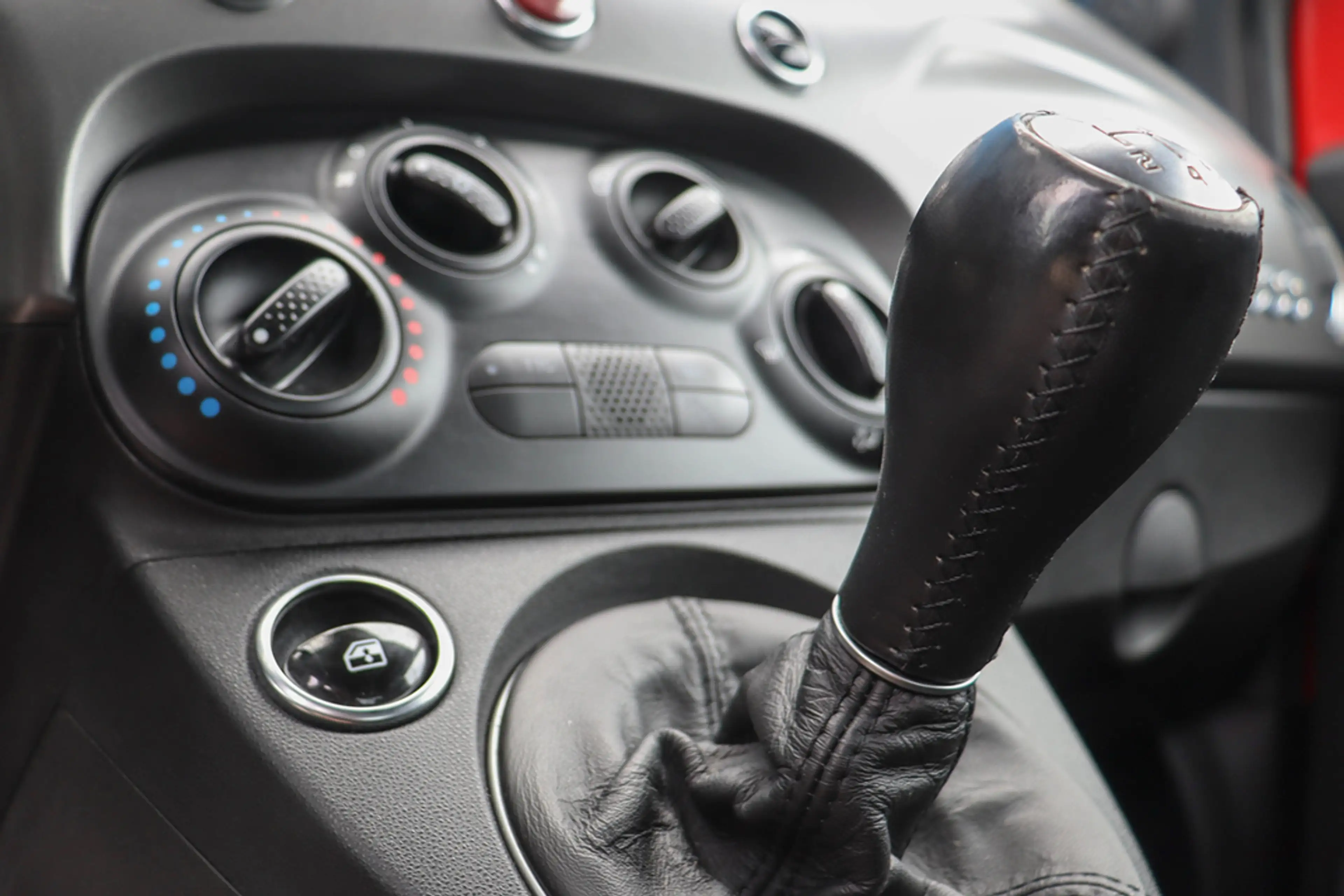 Fiat 500 Abarth 1.4 T-Jet 595 Pista — photo 14