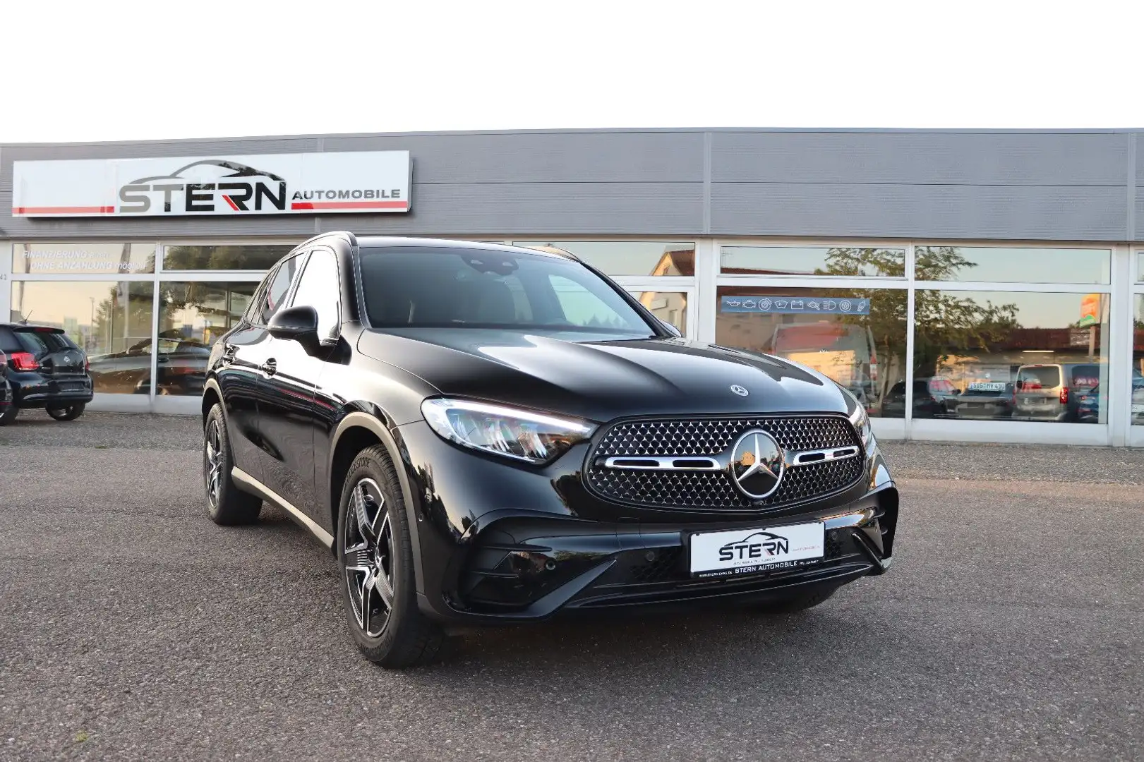 Mercedes-Benz GLC 220 d 4Matic AMG l AMBIENTE l KAMERA l Zwart - 1