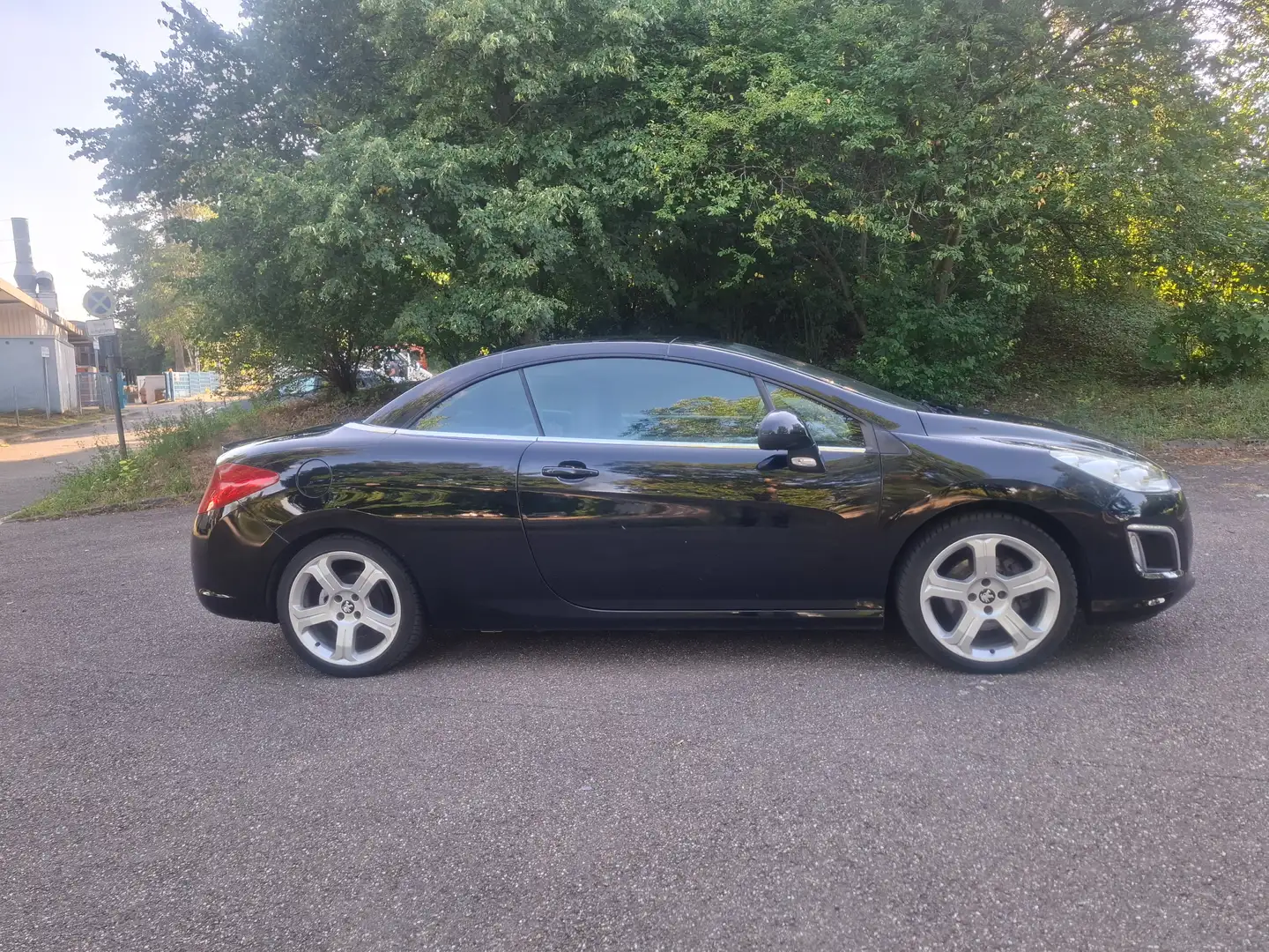 Peugeot 308 Allure.....Mit AHK....Mit Leder....Top.. Schwarz - 2