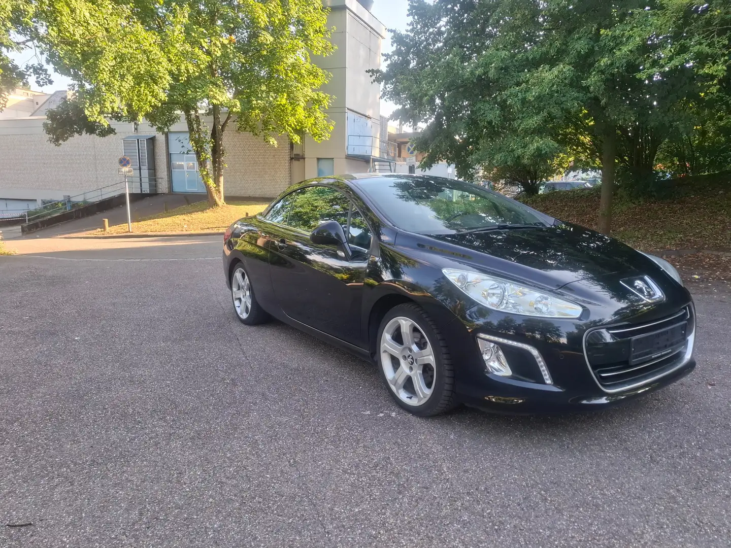 Peugeot 308 Allure.....Mit AHK....Mit Leder....Top.. Schwarz - 1