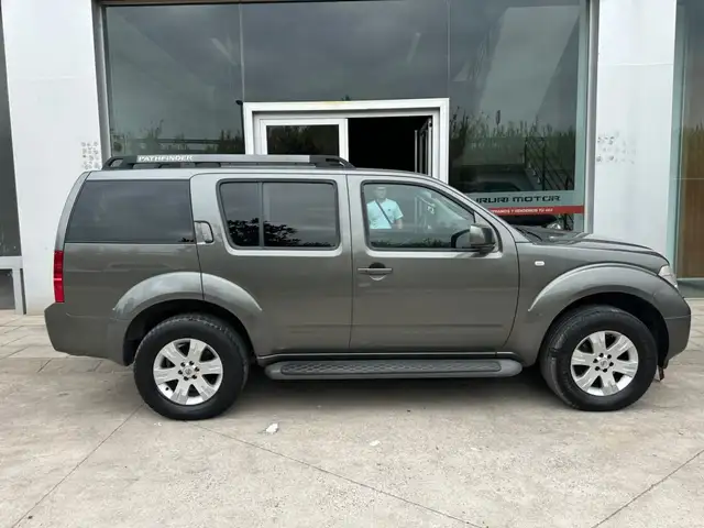 Nissan Pathfinder 2.5dCi SE Aut.