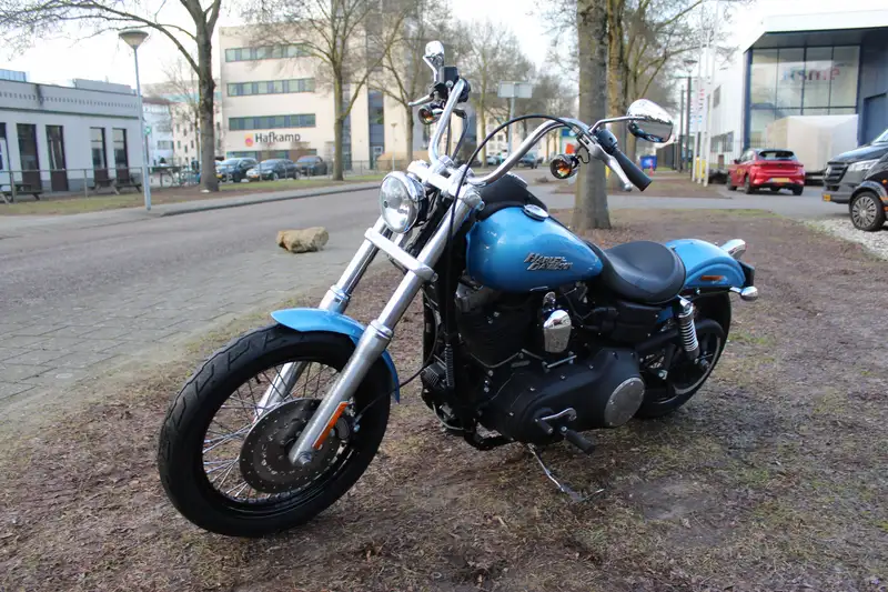 Harley-Davidson Dyna Street Bob - foto 8