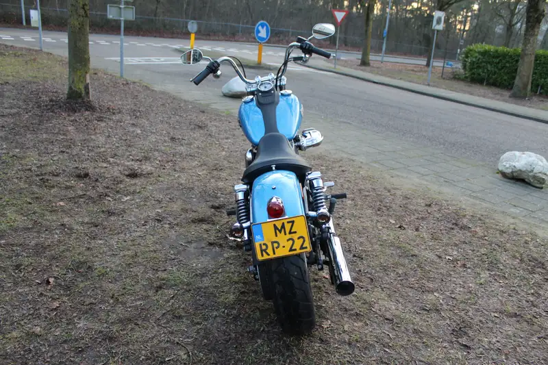 Harley-Davidson Dyna Street Bob - foto 5
