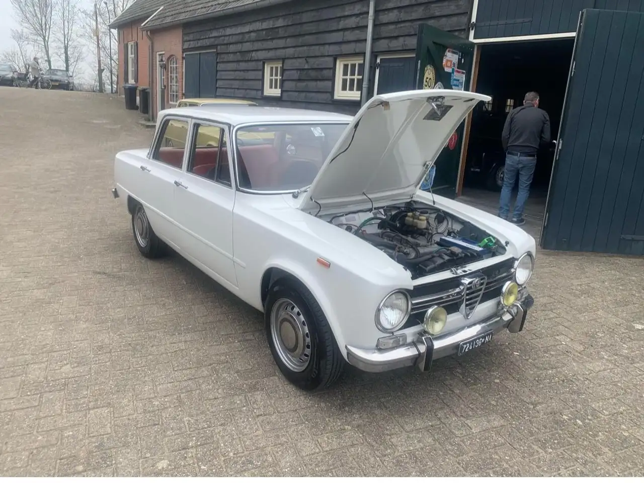 Alfa Romeo Giulia 1300 Super, foto 2