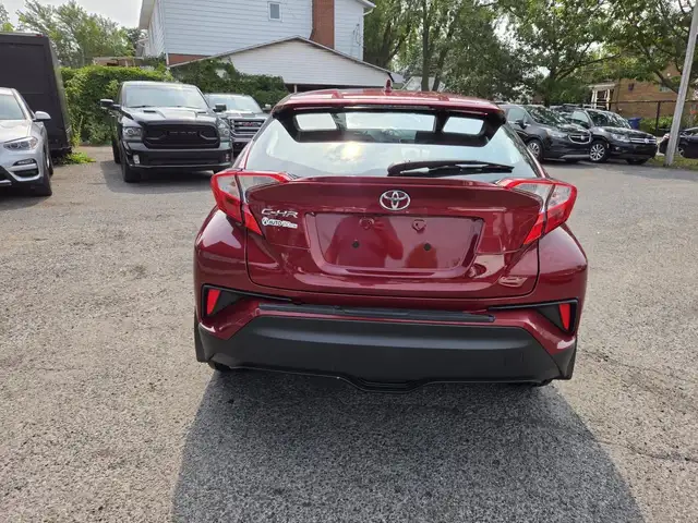 Toyota C-HR 2018 — photo 6