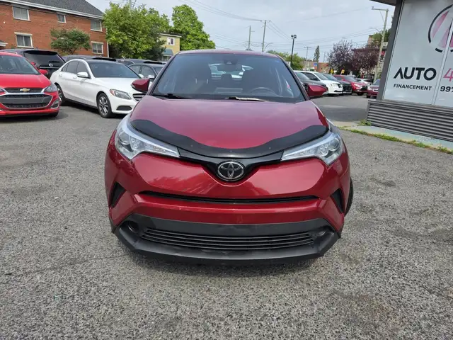 Toyota C-HR 2018 — photo 2