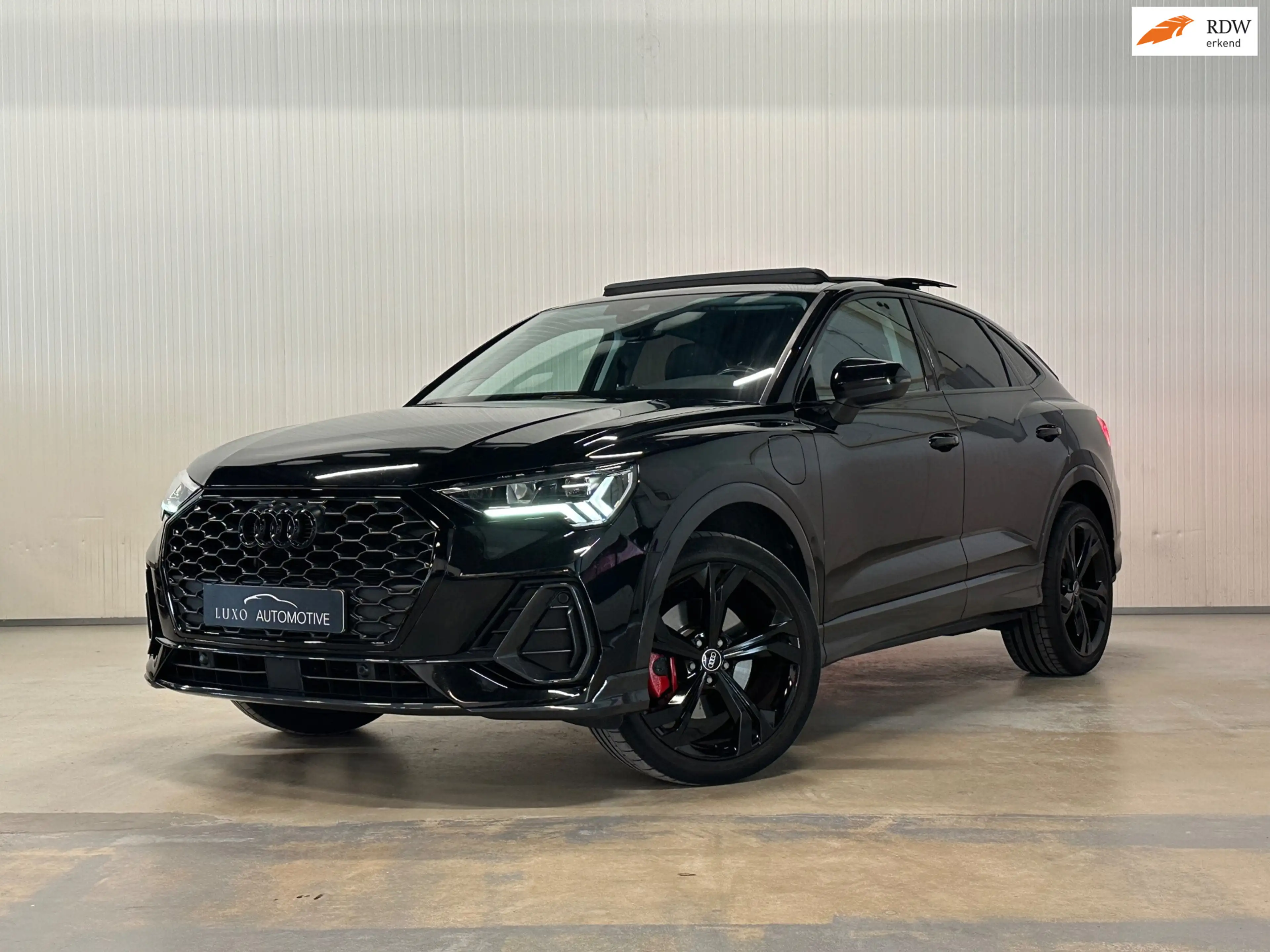Audi Q3 Sportback 45 TFSI e S Edition | PANO | KEYLESS | B