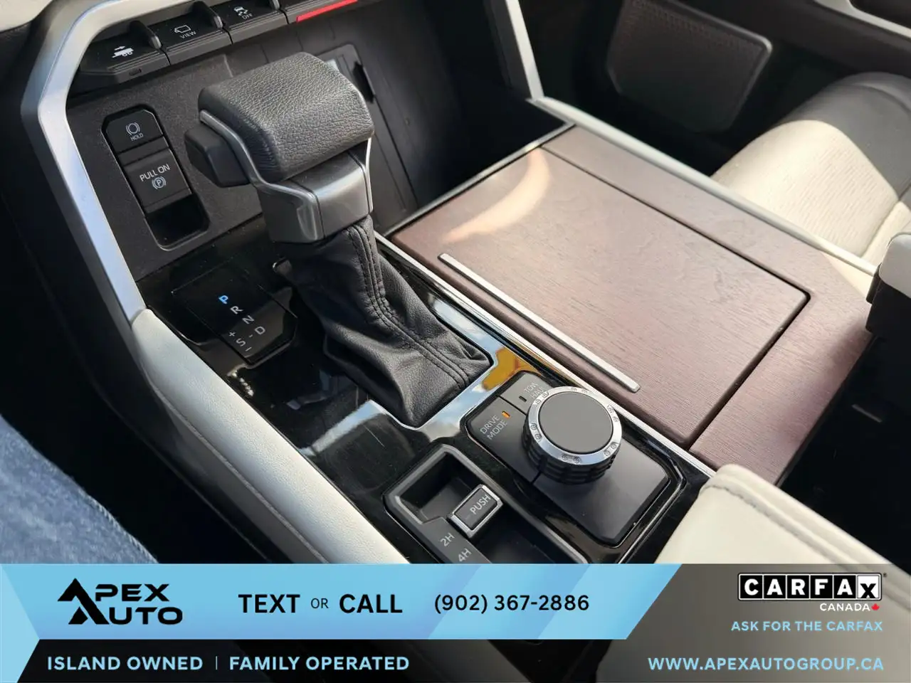 Toyota Tundra снимка Toyota Tundra