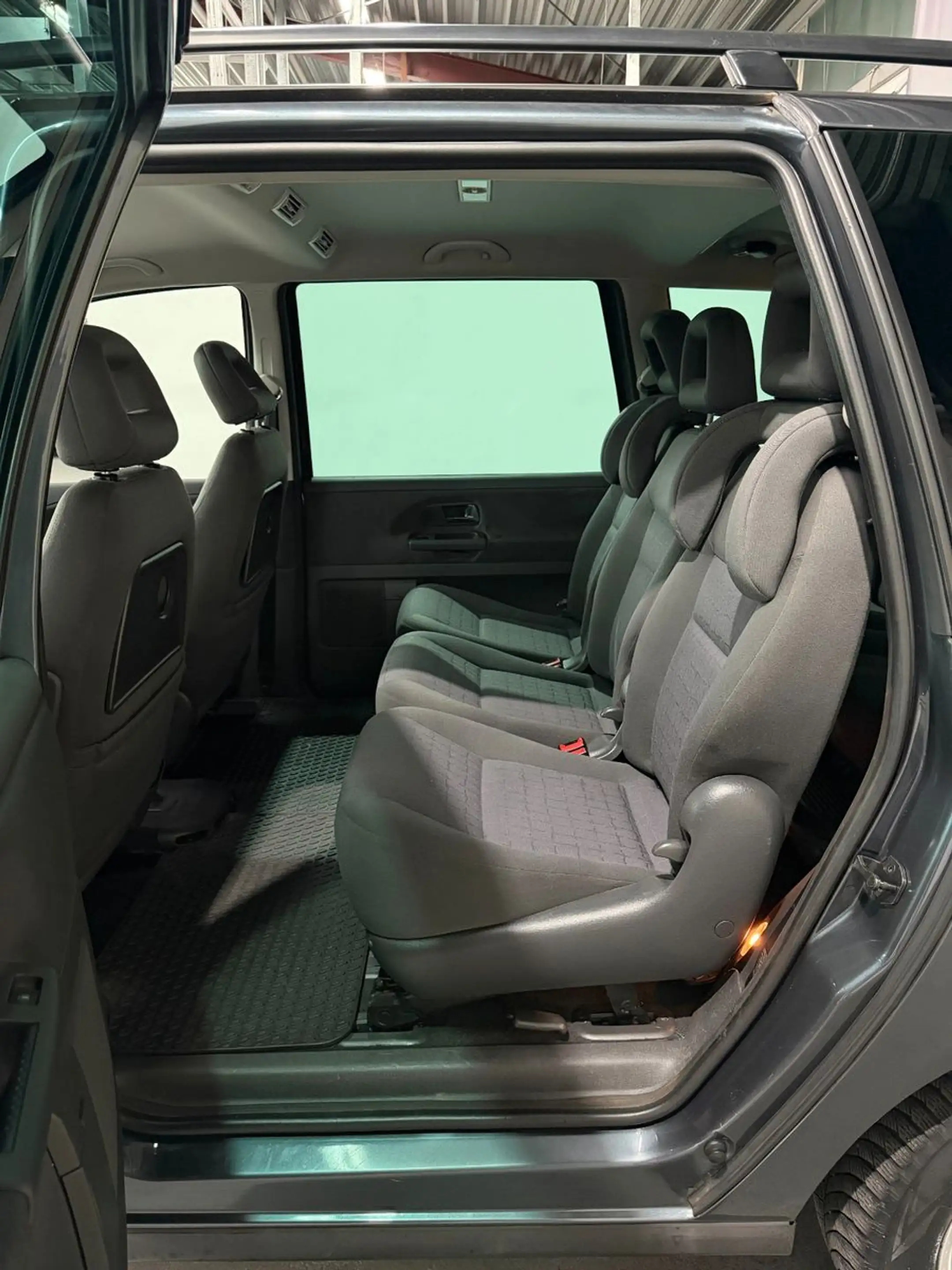 SEAT Alhambra 1.8T Aut. Vigo 7-Sitze*AHK*Tempo*Sitzh. — photo 11