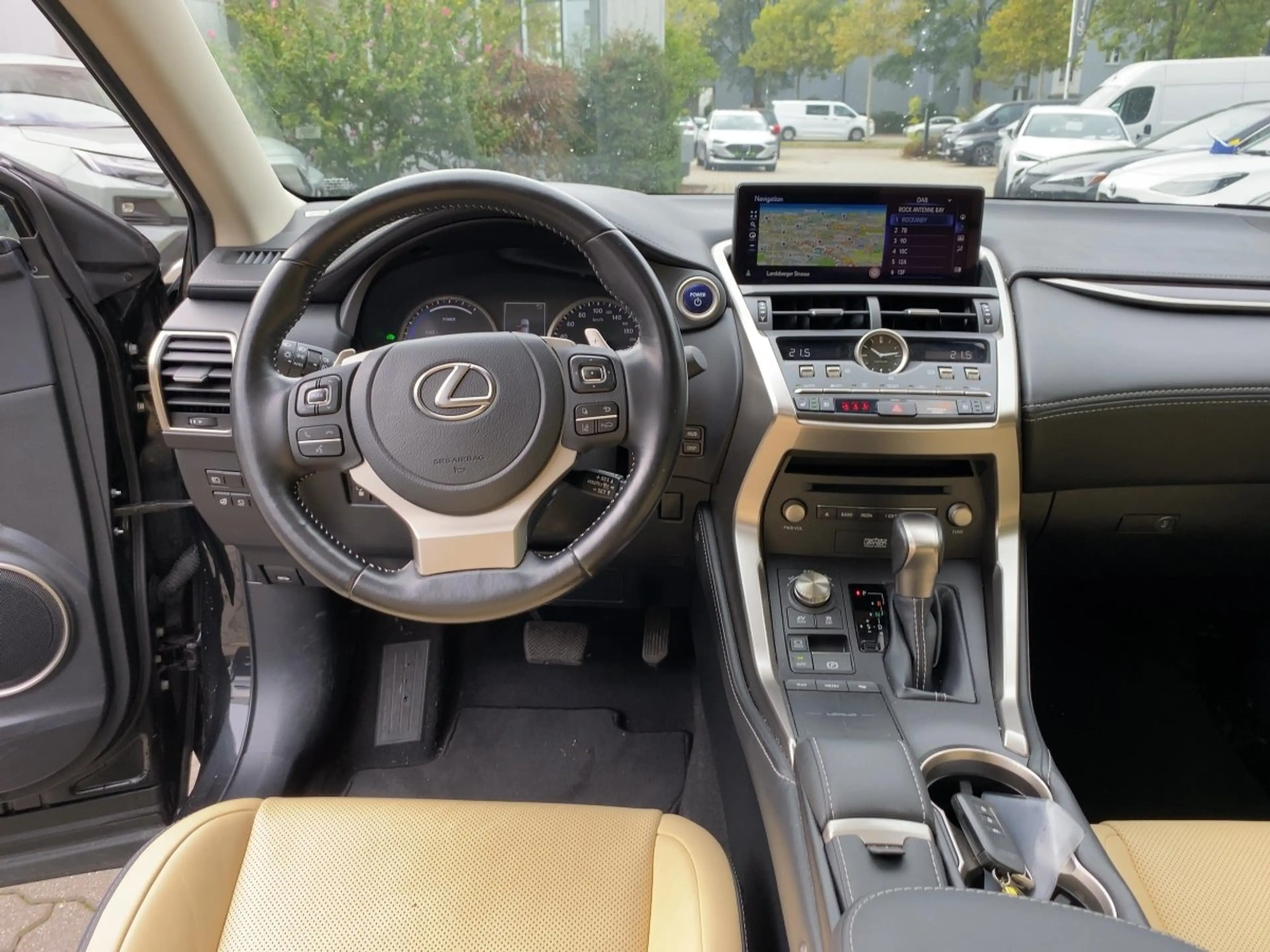 Lexus NX 300h NX 300 h 300h Luxury Line zuverlässiger SUV — photo 14