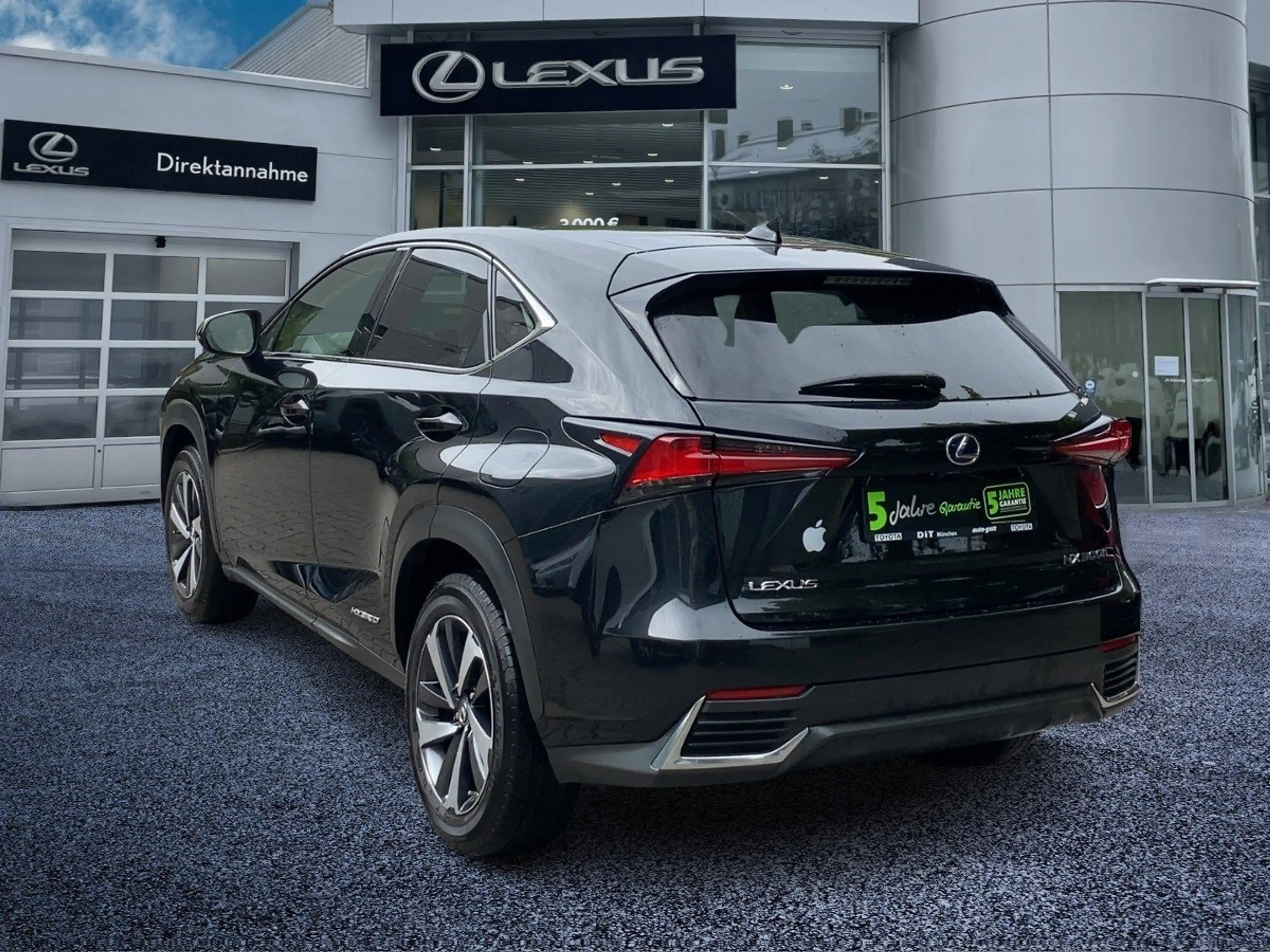 Lexus NX 300h NX 300 h 300h Luxury Line zuverlässiger SUV — photo 5