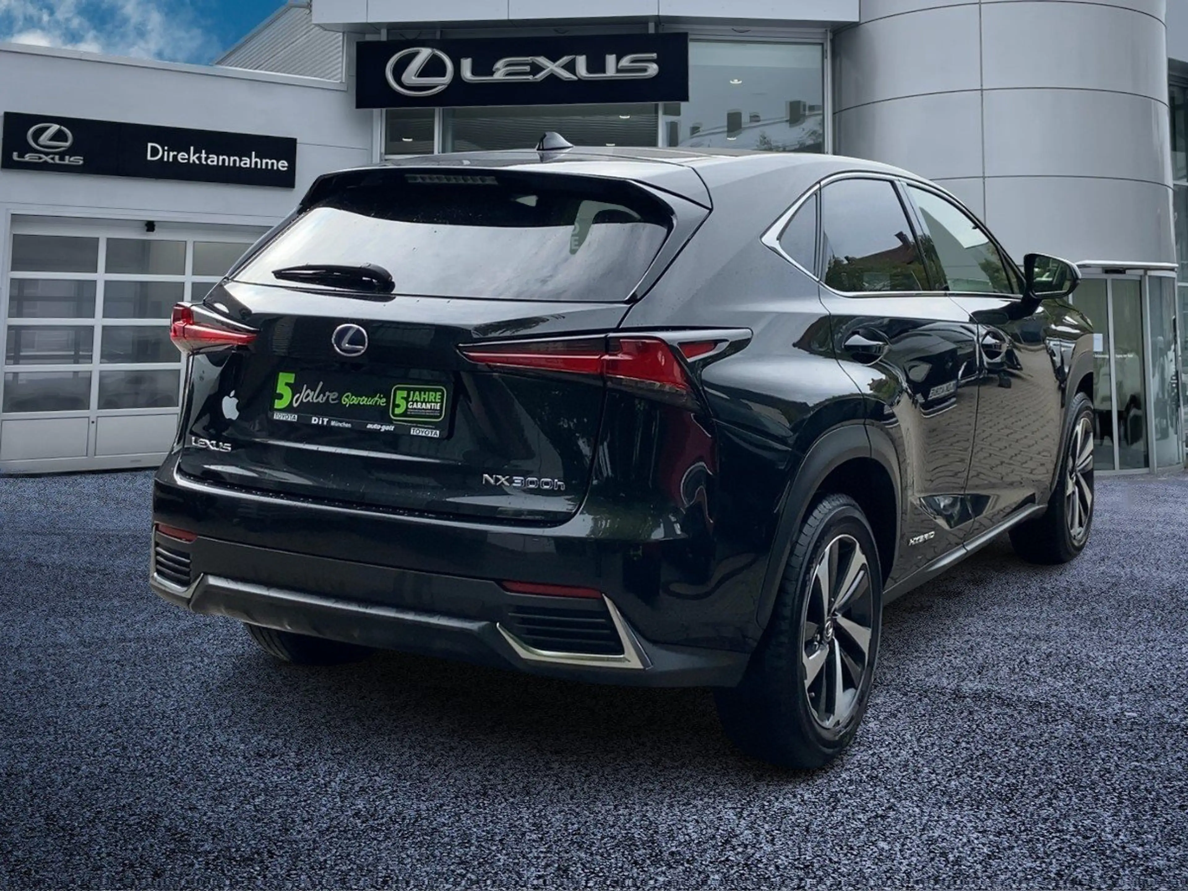 Lexus NX 300h NX 300 h 300h Luxury Line zuverlässiger SUV — photo 7