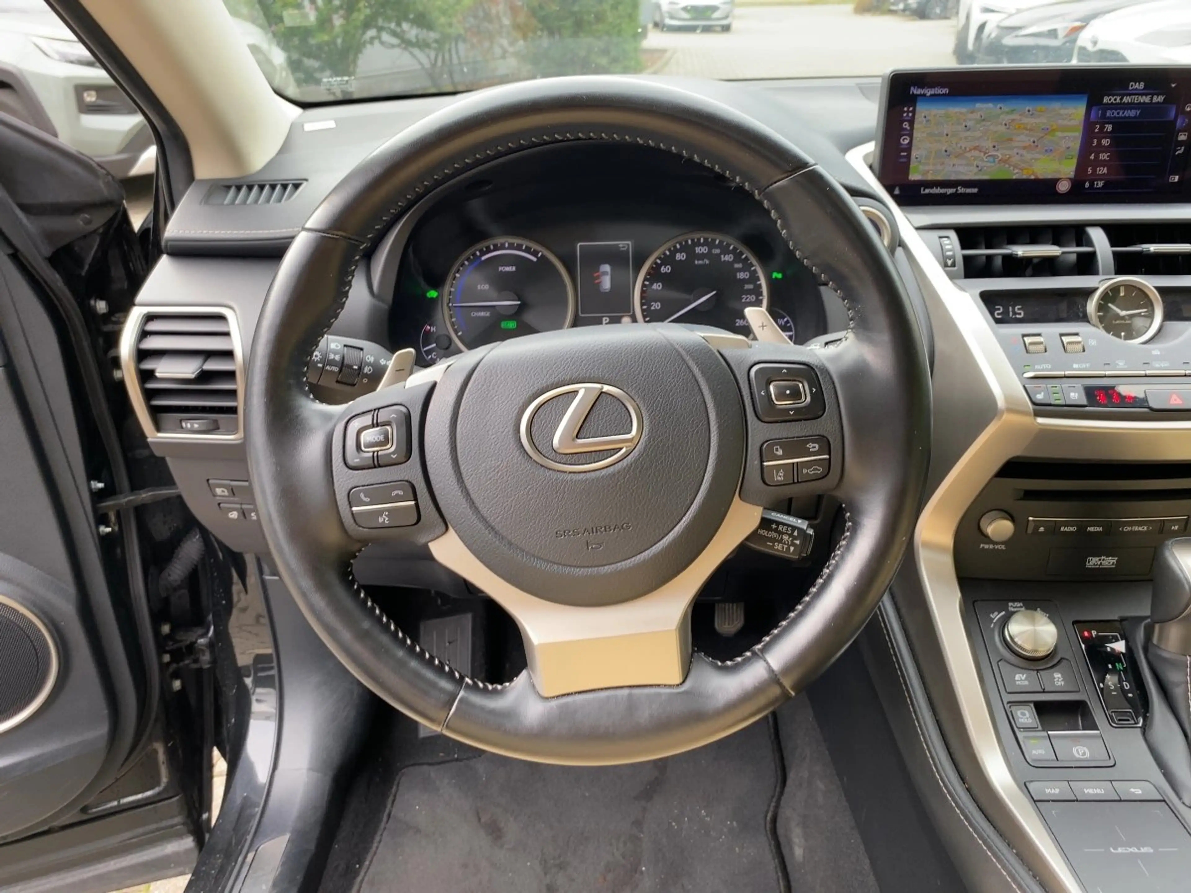 Lexus NX 300h NX 300 h 300h Luxury Line zuverlässiger SUV — photo 15