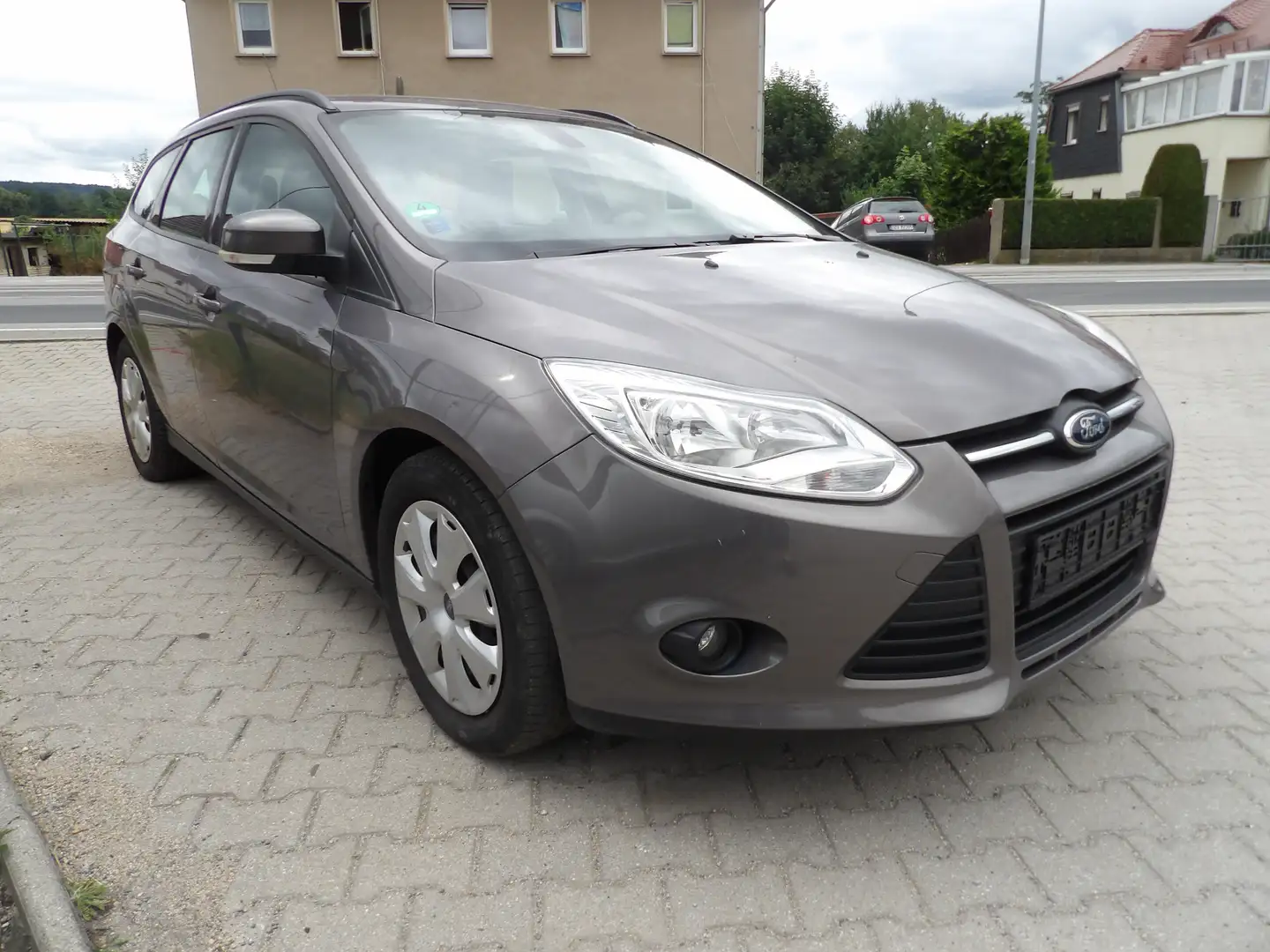 Ford Focus Trend Sitzh. Klima Radio AHK HU AU Neu Braun - 1