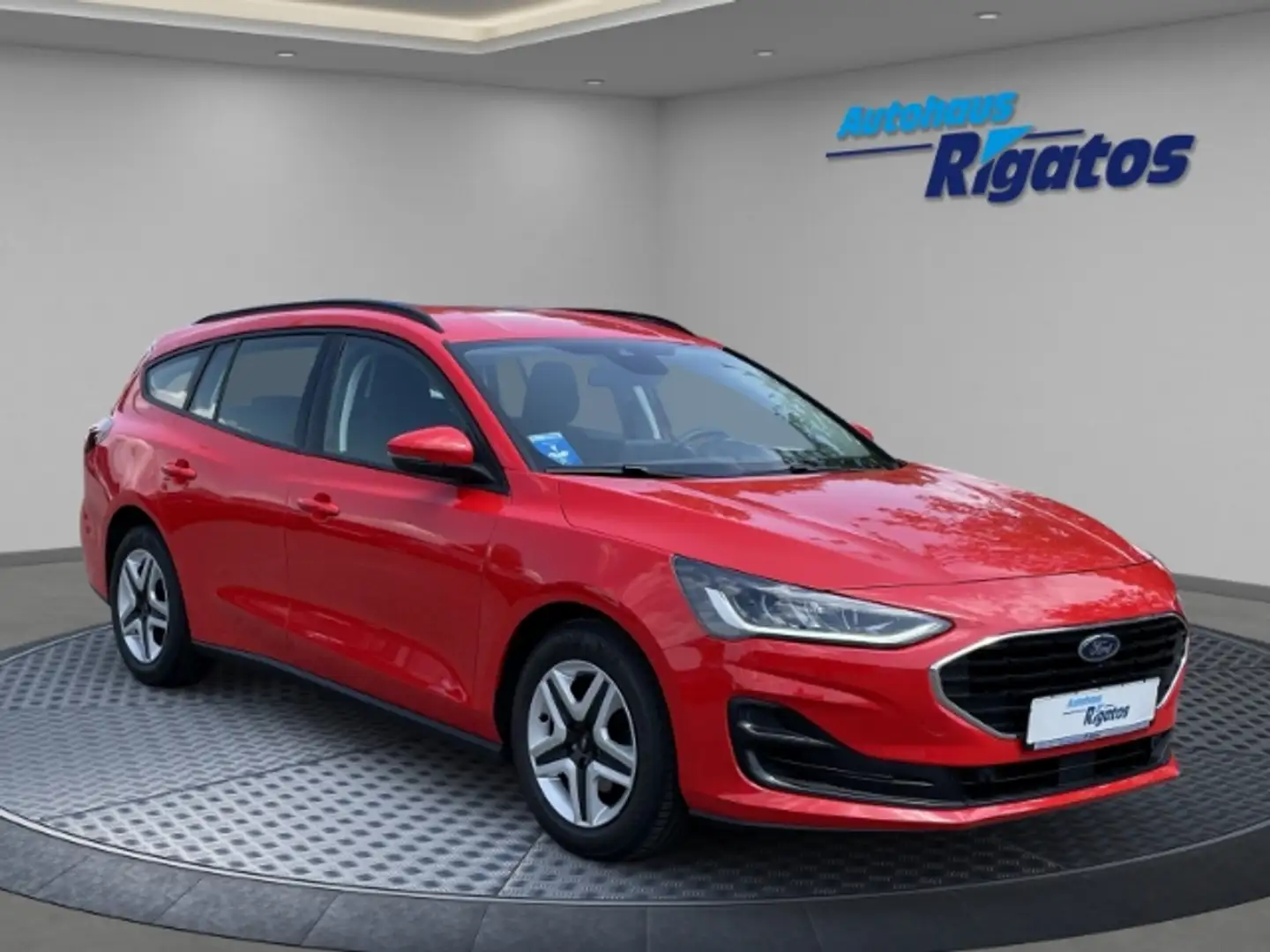 Ford Focus 1.5 EcoBlue, Cool & Connect Autom. DAB, Einparkhil Rot - 1