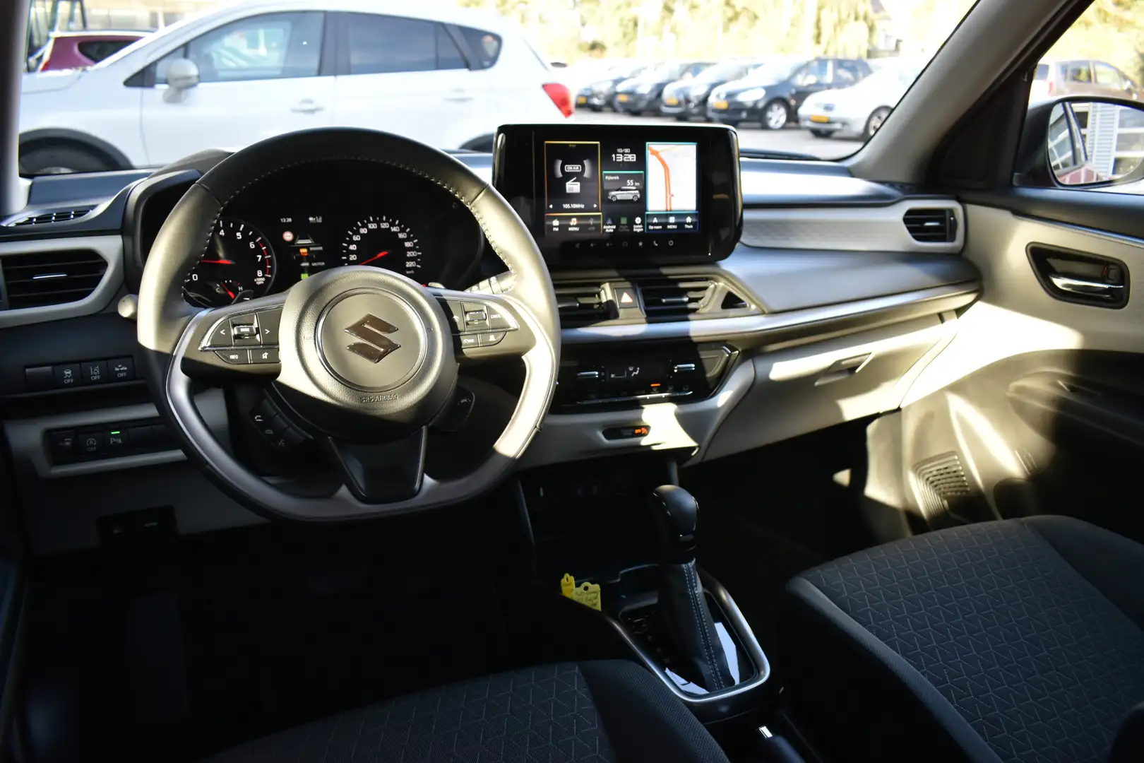 Suzuki Swift 1.2 Style Smart Hybrid | Achteruitrijcamera | Clim Rouge - 2