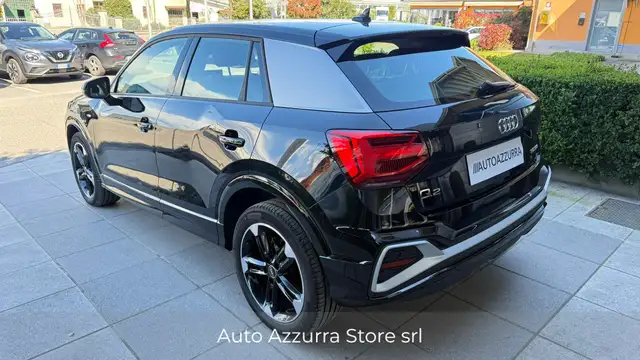 Audi Q2 view 6