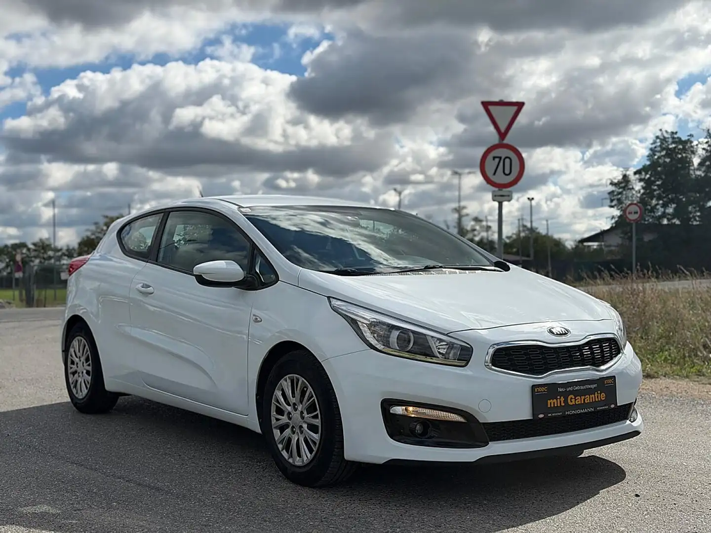 Kia ProCeed / pro_cee'd pro cee'd 1,4 CRDi Titan Last Edition * Neues ... Weiß - 1