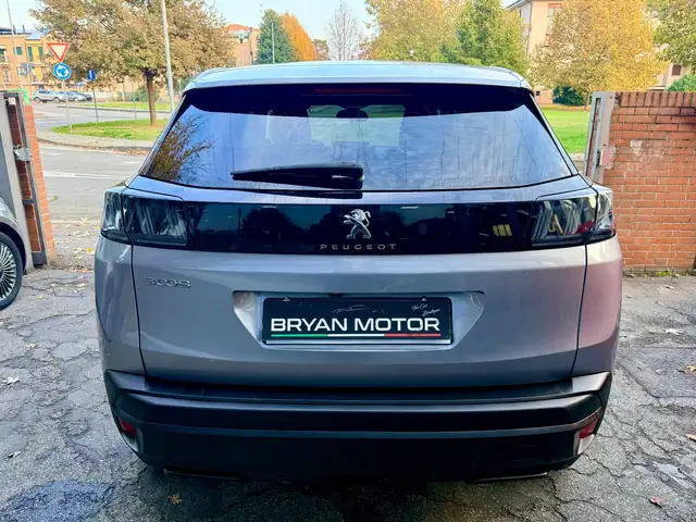 Peugeot 3008 view 5