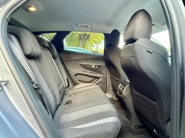 Peugeot 3008 view 8