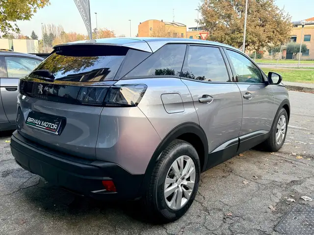 Peugeot 3008 view 6