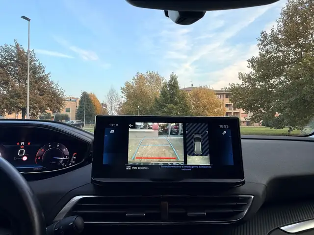 Peugeot 3008 view 13