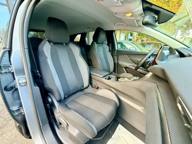 Peugeot 3008 view 7