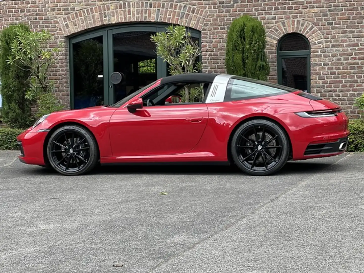 Porsche 992 911 Targa 4 SPORT-CHRONO*BELÜFTUNG*INNODRIVE*MATR Червоний - 1