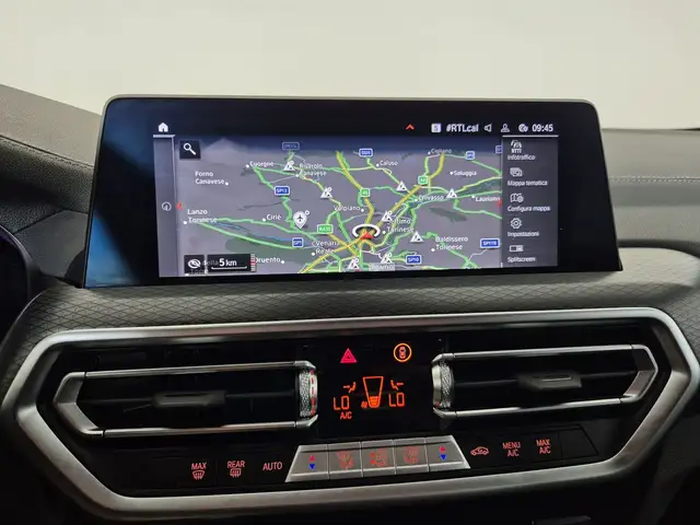 BMW X4 view 13