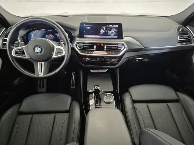 BMW X4 view 9