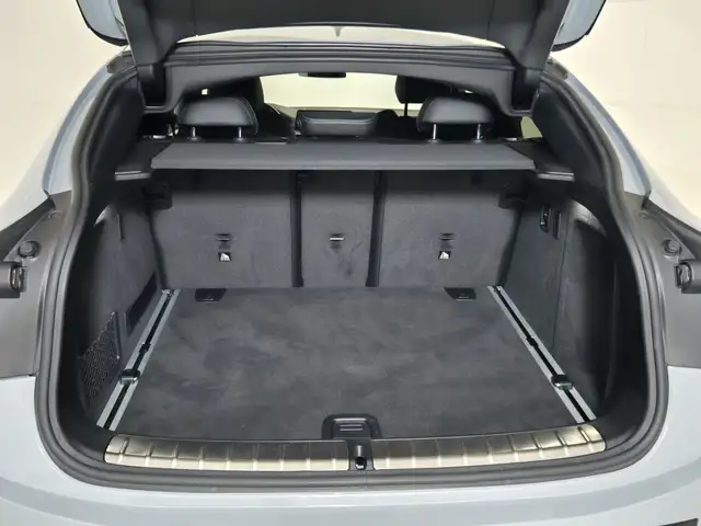 BMW X4 view 14